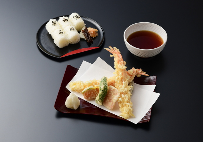 天ぷらとおむすび