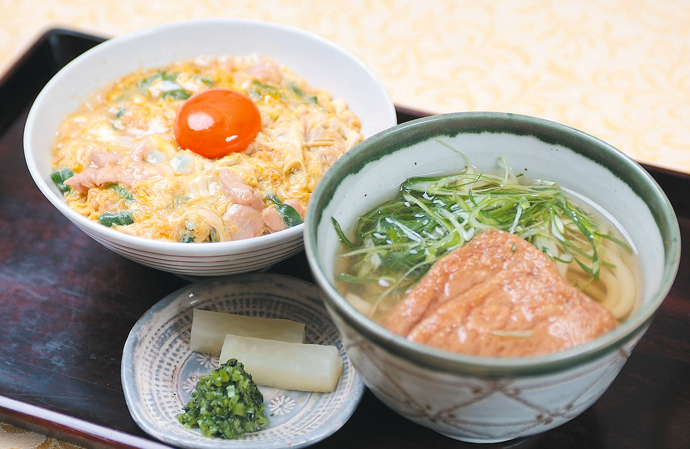 親子丼と小うどんセット